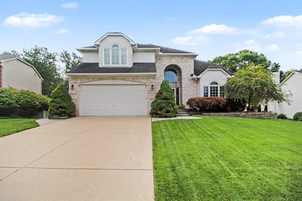 5975 Redstone Court Ann Arbor, MI 48103