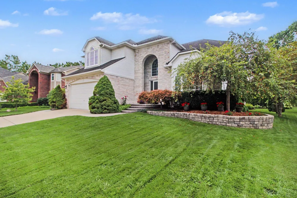 5975 Redstone Court Ann Arbor, MI 48103