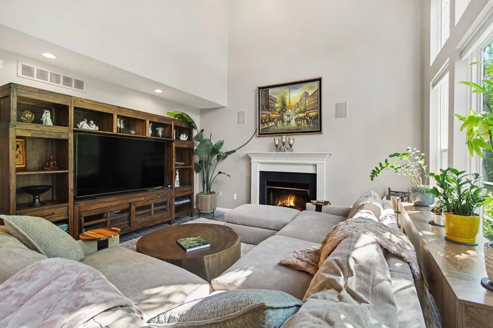 5975 Redstone Court Ann Arbor, MI 48103