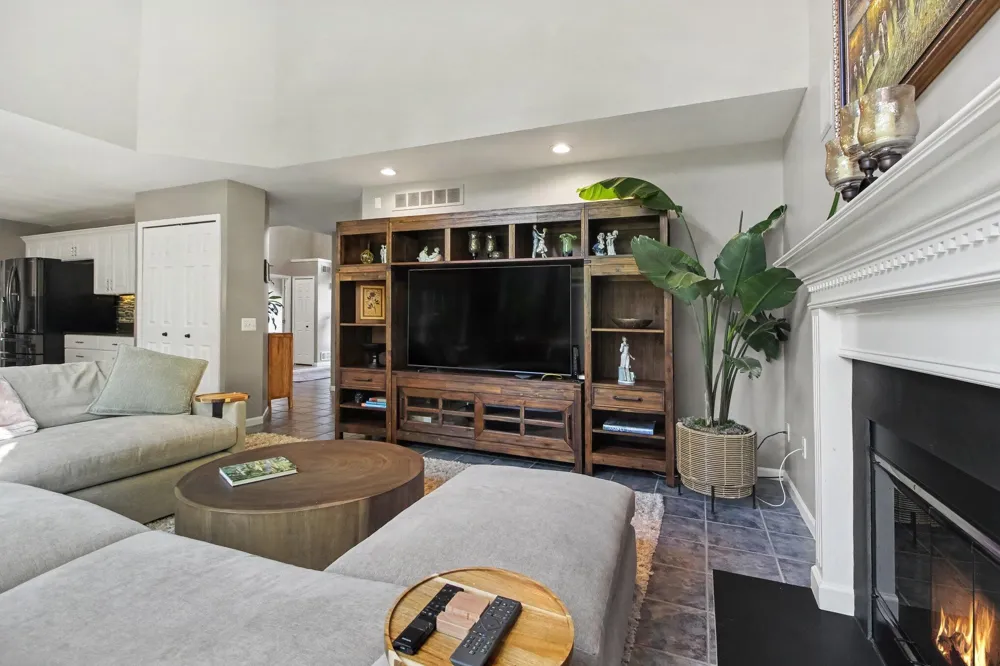 5975 Redstone Court Ann Arbor, MI 48103