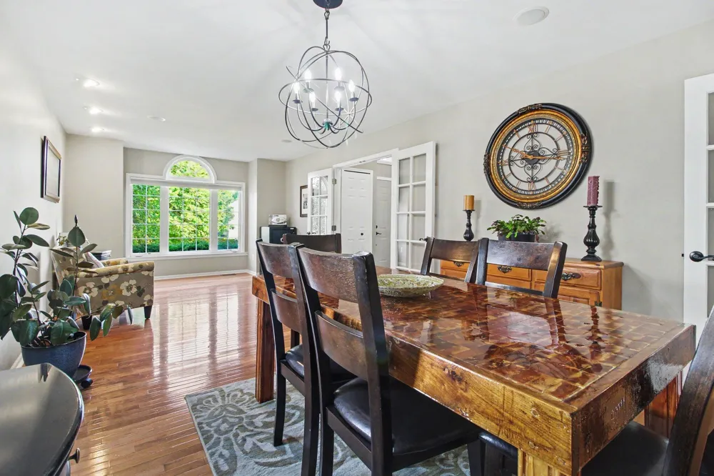 5975 Redstone Court Ann Arbor, MI 48103