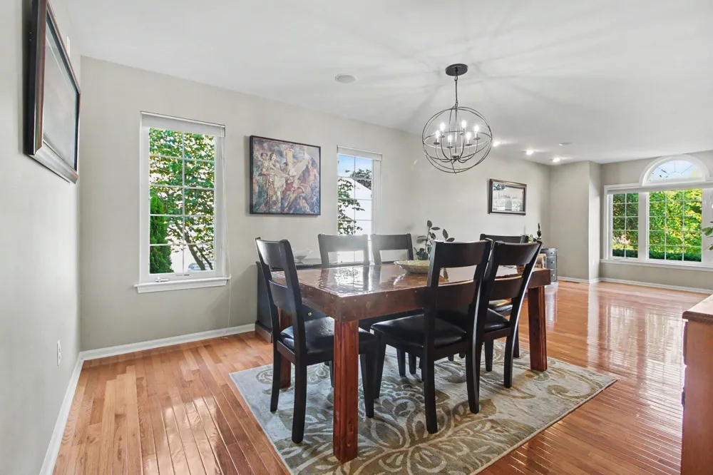 5975 Redstone Court Ann Arbor, MI 48103