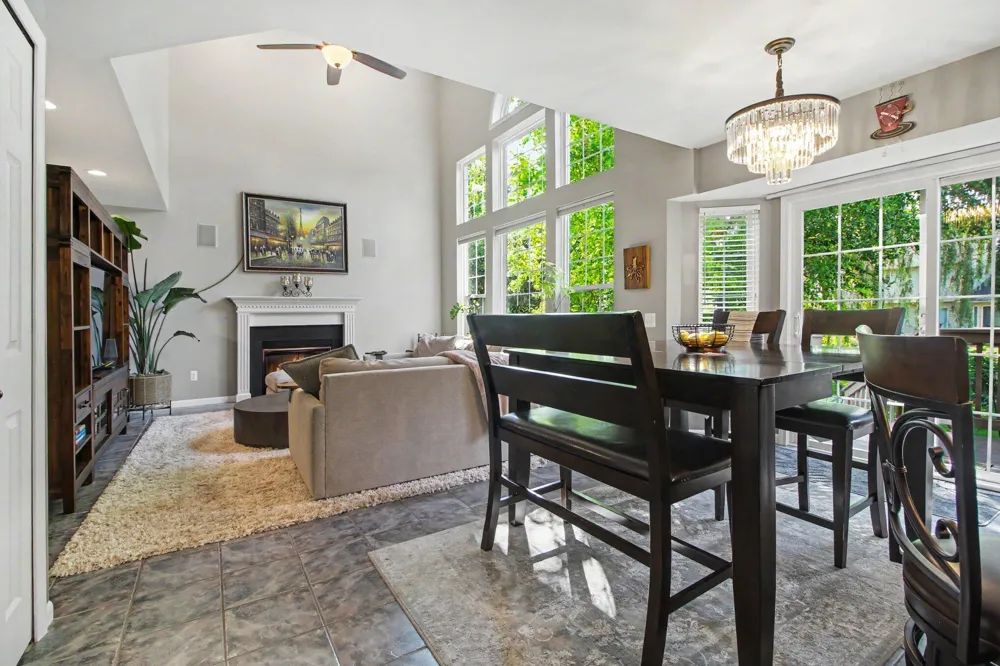 5975 Redstone Court Ann Arbor, MI 48103