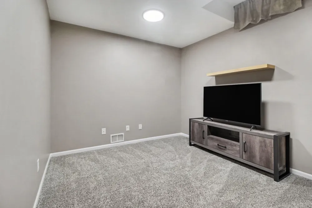 5975 Redstone Court Ann Arbor, MI 48103