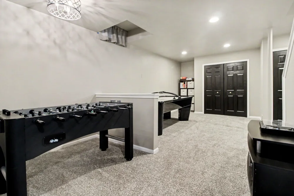 5975 Redstone Court Ann Arbor, MI 48103