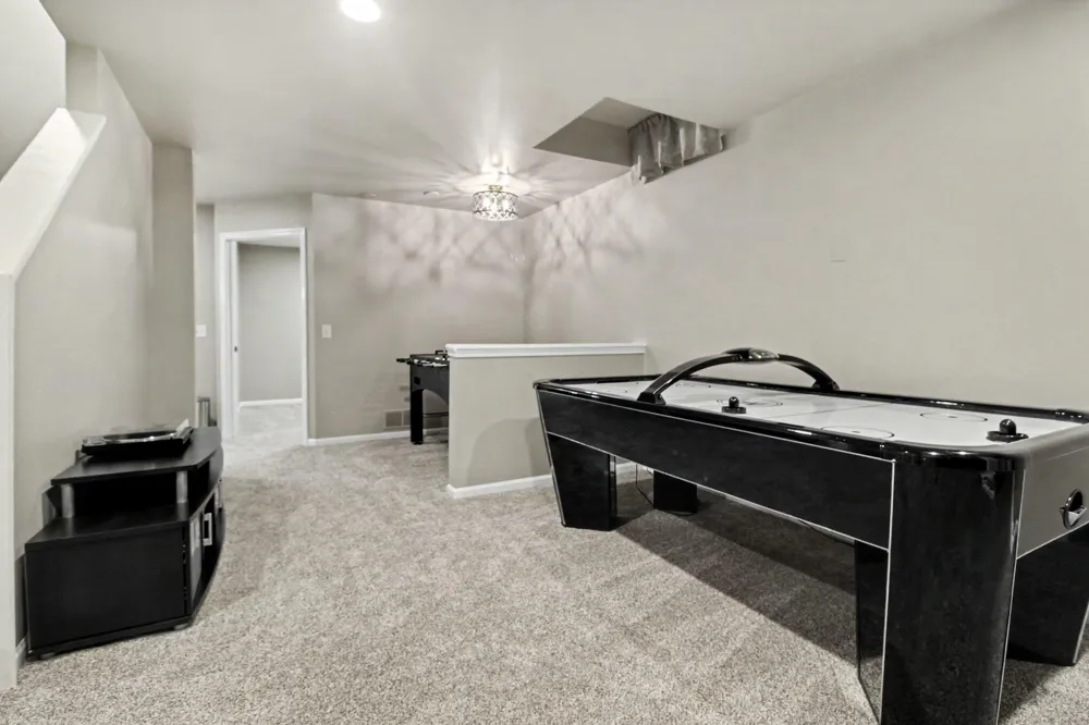 5975 Redstone Court Ann Arbor, MI 48103