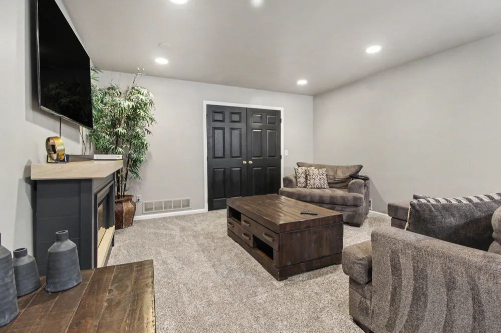 5975 Redstone Court Ann Arbor, MI 48103