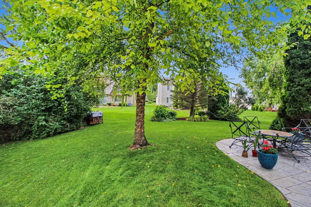 5975 Redstone Court Ann Arbor, MI 48103