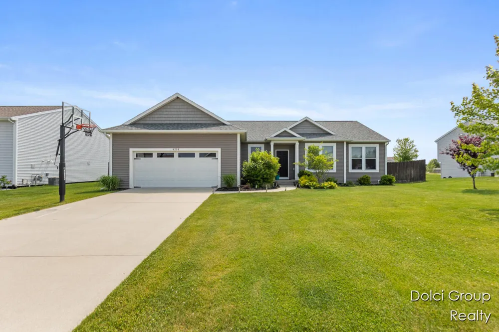 4208 Shetland Drive Hudsonville, MI 49426