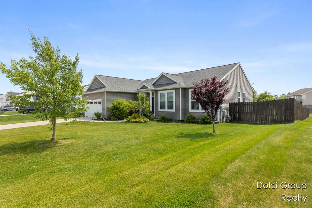 4208 Shetland Drive Hudsonville, MI 49426