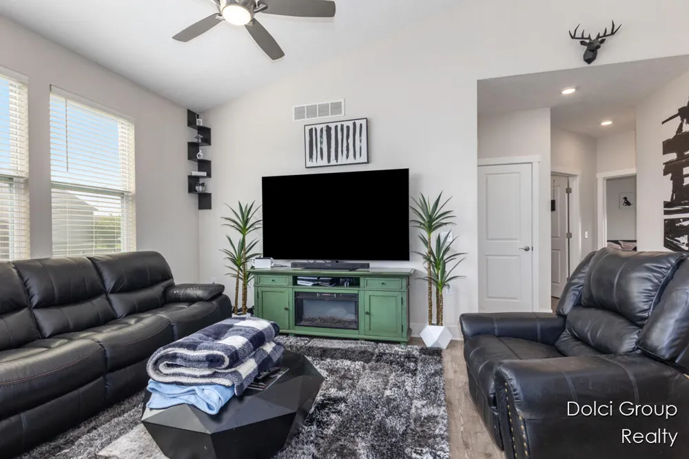 4208 Shetland Drive Hudsonville, MI 49426