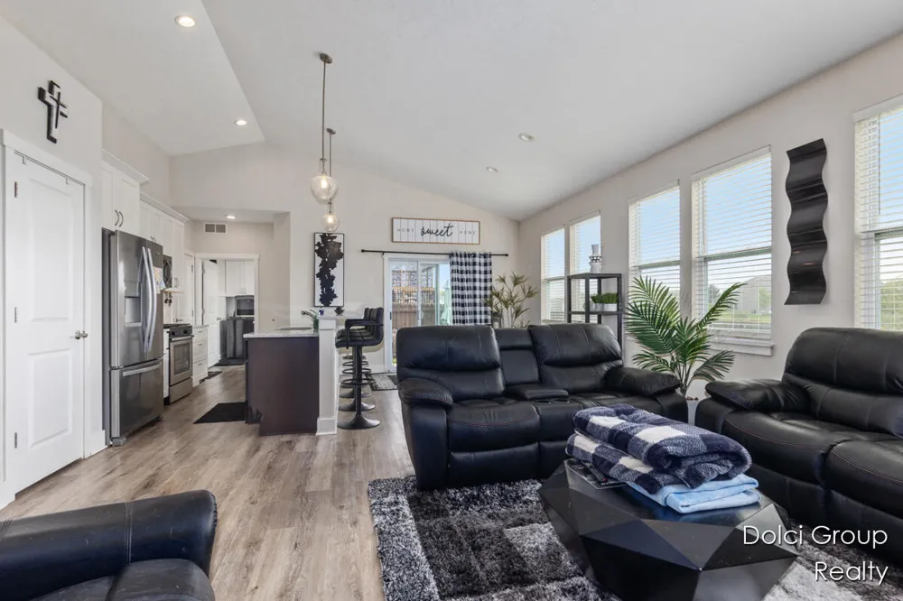 4208 Shetland Drive Hudsonville, MI 49426