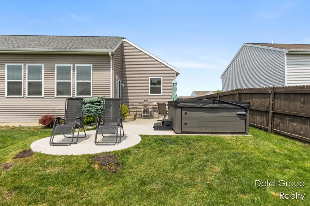 4208 Shetland Drive Hudsonville, MI 49426