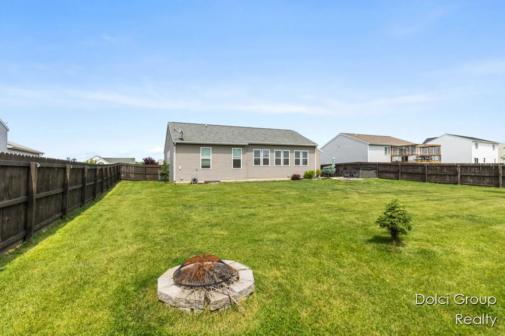 4208 Shetland Drive Hudsonville, MI 49426