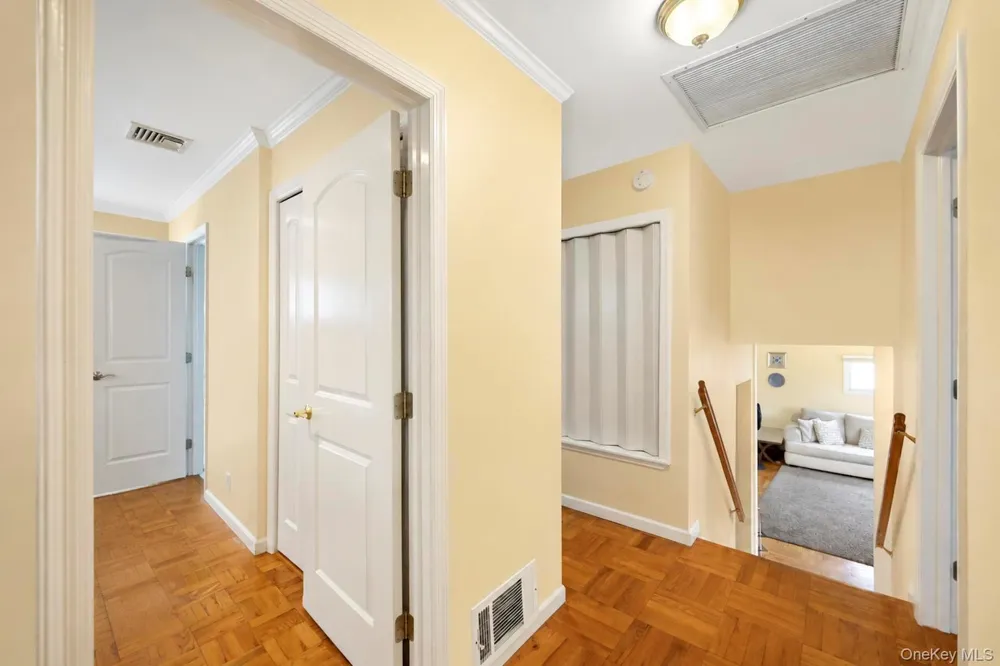 7 Primrose Avenue Hicksville, NY 11801