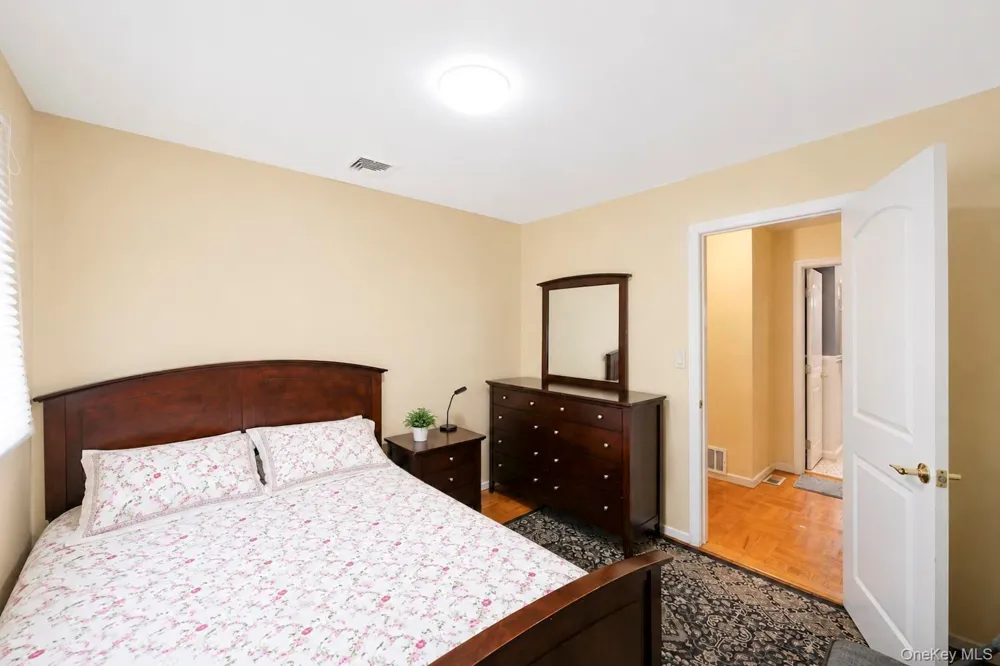 7 Primrose Avenue Hicksville, NY 11801