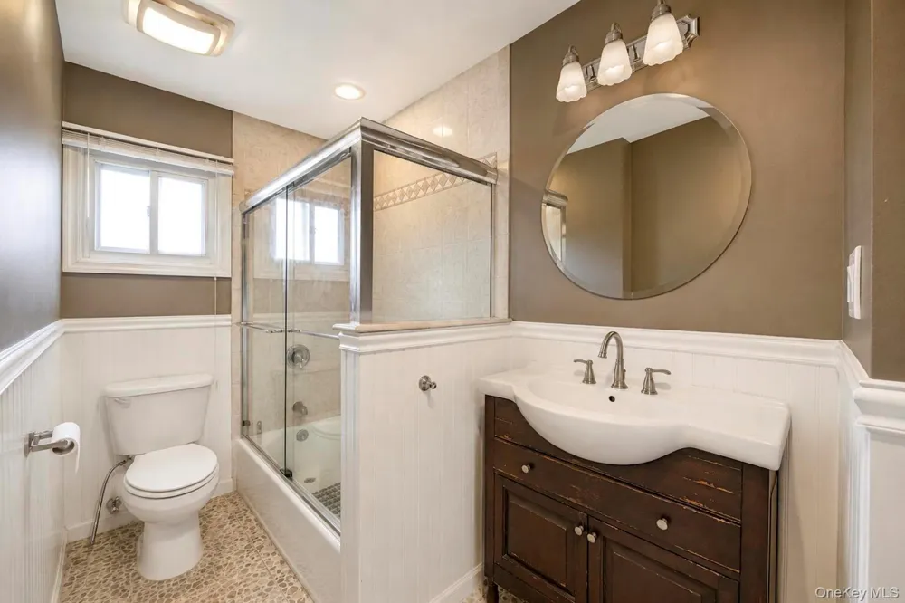 7 Primrose Avenue Hicksville, NY 11801