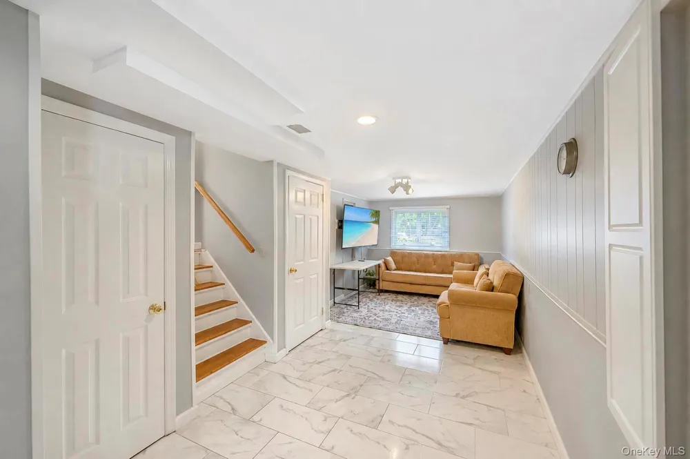 7 Primrose Avenue Hicksville, NY 11801