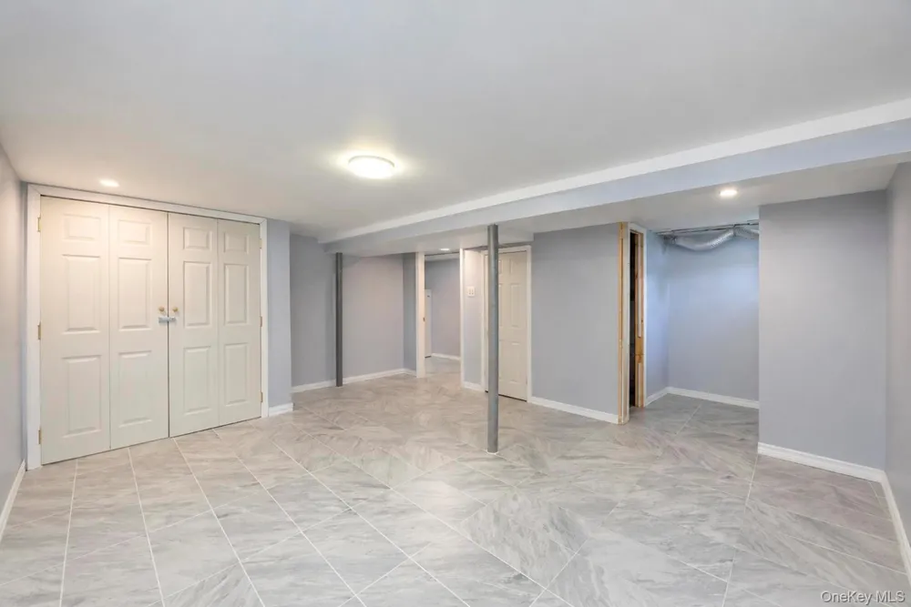 7 Primrose Avenue Hicksville, NY 11801