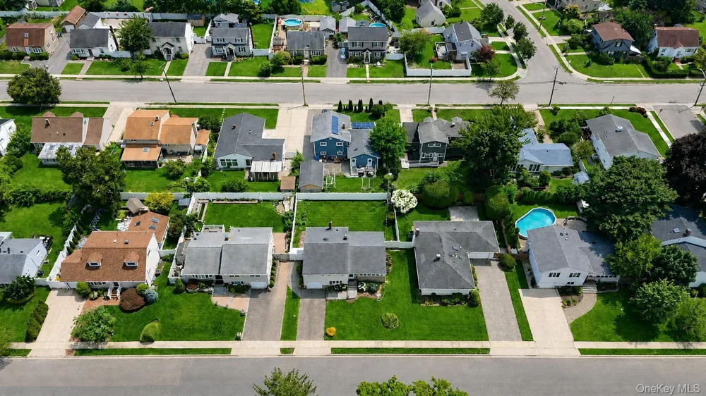 7 Primrose Avenue Hicksville, NY 11801