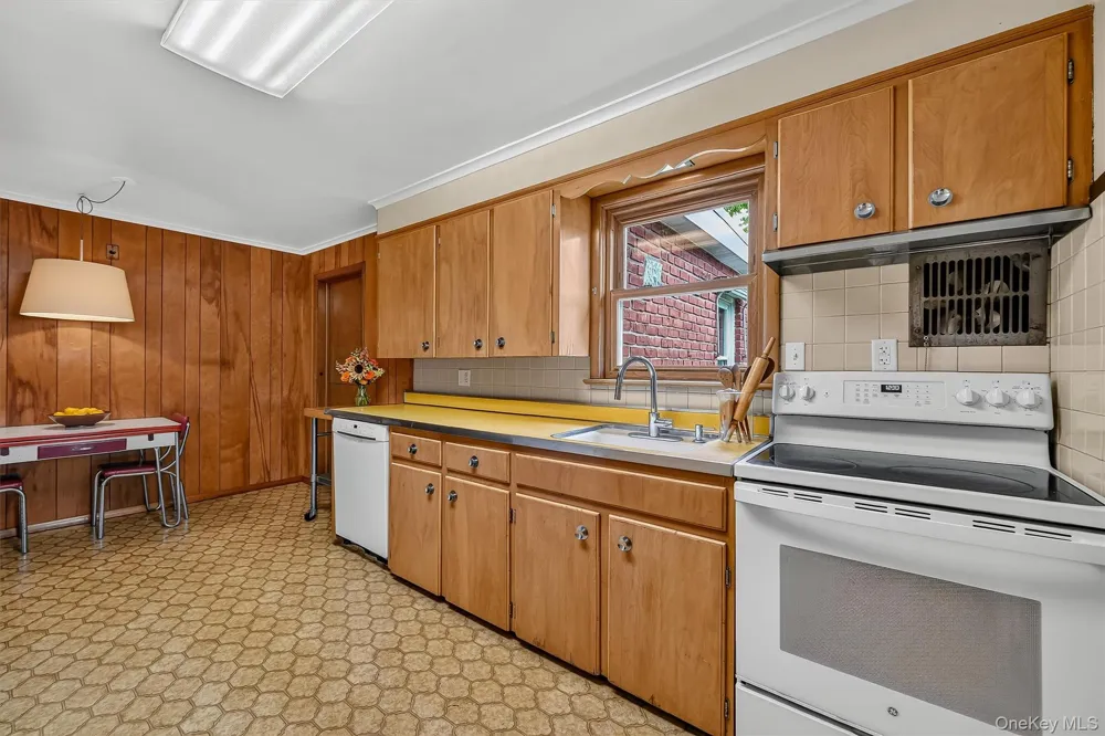 755 Hoover Avenue Peekskill, NY 10566