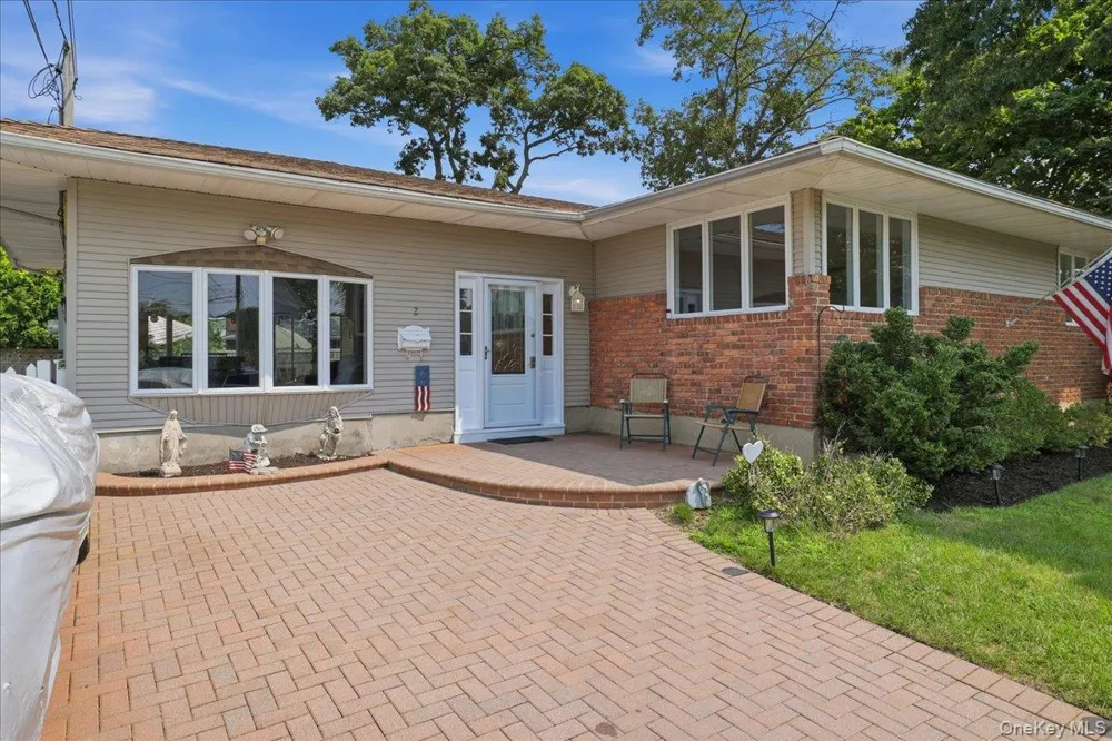 2 6th Avenue Farmingdale, NY 11735