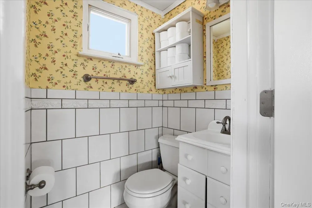2 6th Avenue Farmingdale, NY 11735