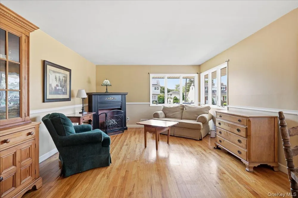 2 6th Avenue Farmingdale, NY 11735
