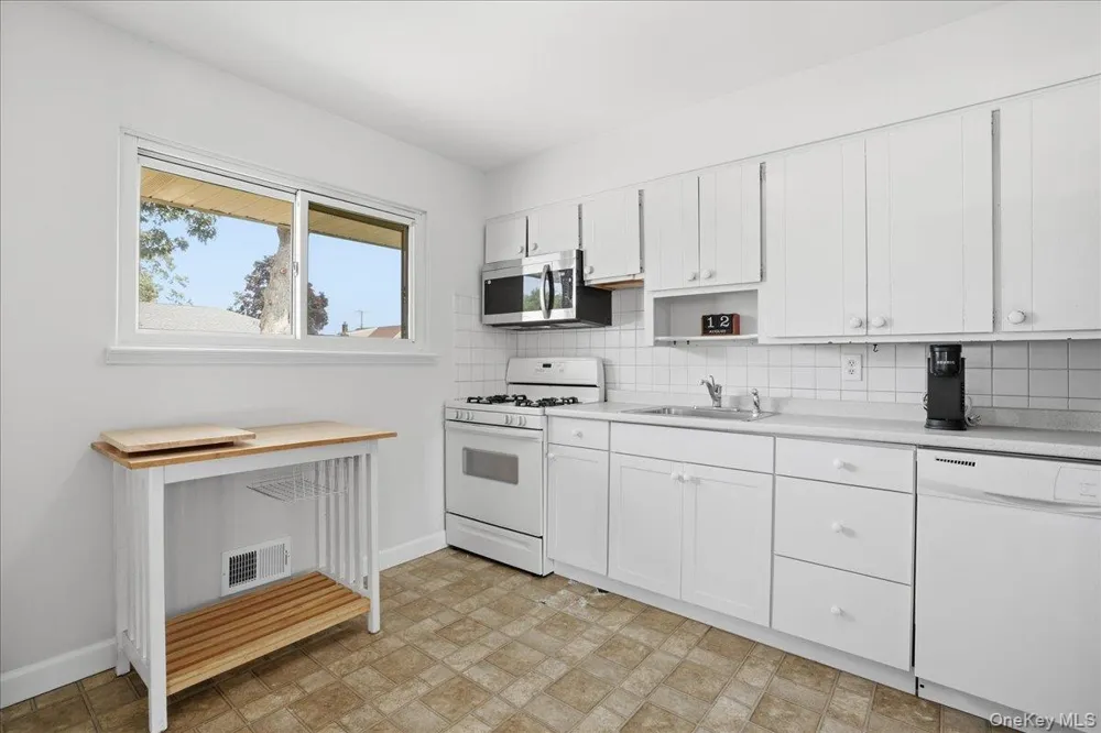 2 6th Avenue Farmingdale, NY 11735