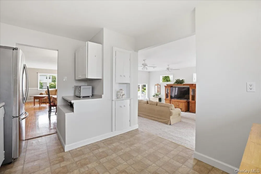 2 6th Avenue Farmingdale, NY 11735