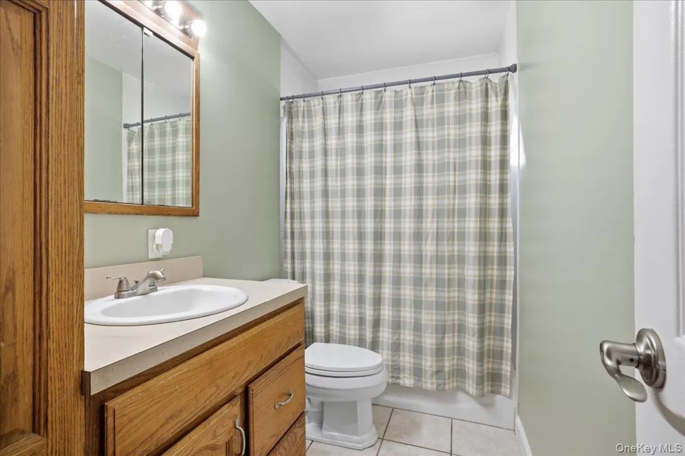 2 6th Avenue Farmingdale, NY 11735