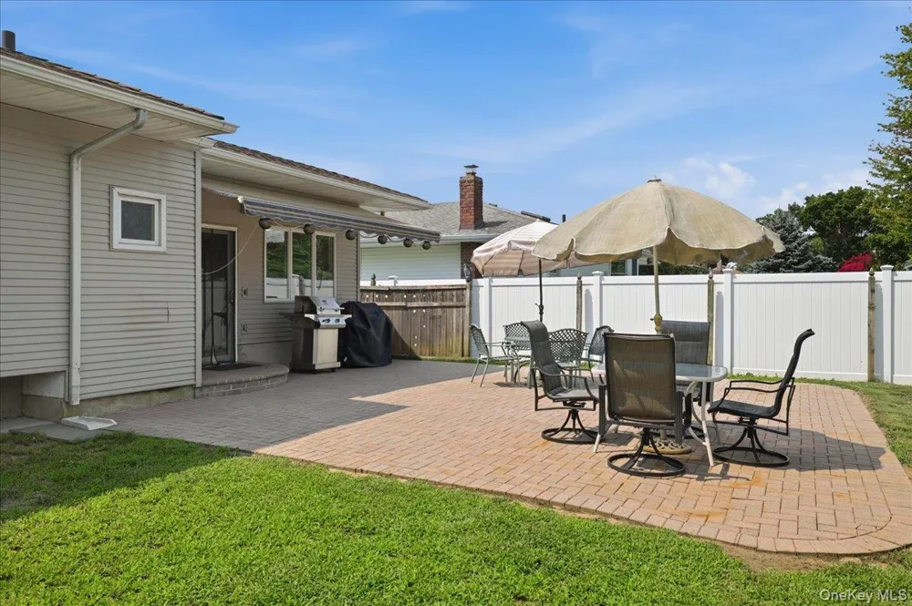 2 6th Avenue Farmingdale, NY 11735