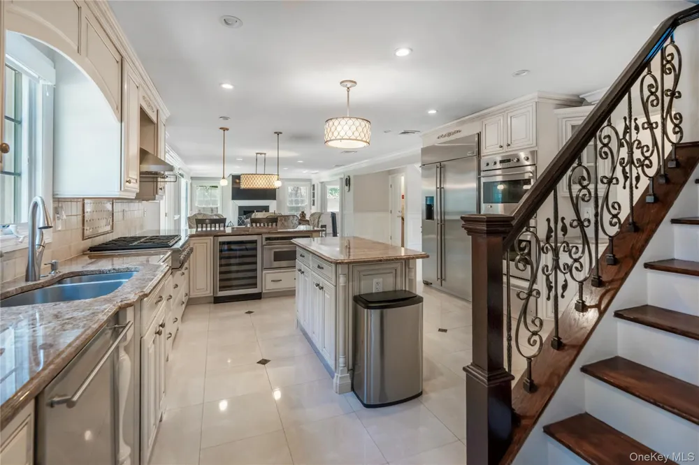 20 Stirrup Lane Muttontown, NY 11791