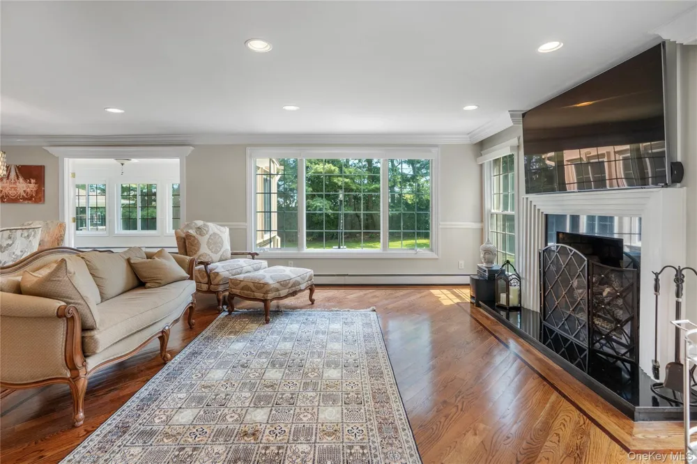 20 Stirrup Lane Muttontown, NY 11791