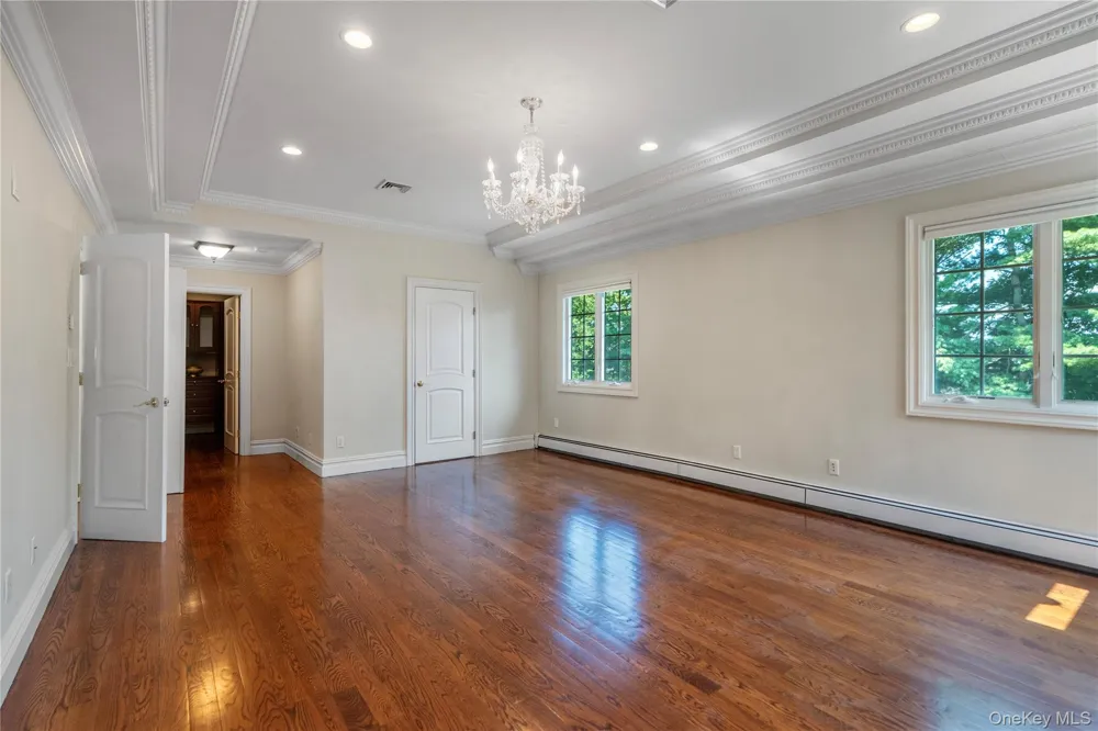 20 Stirrup Lane Muttontown, NY 11791