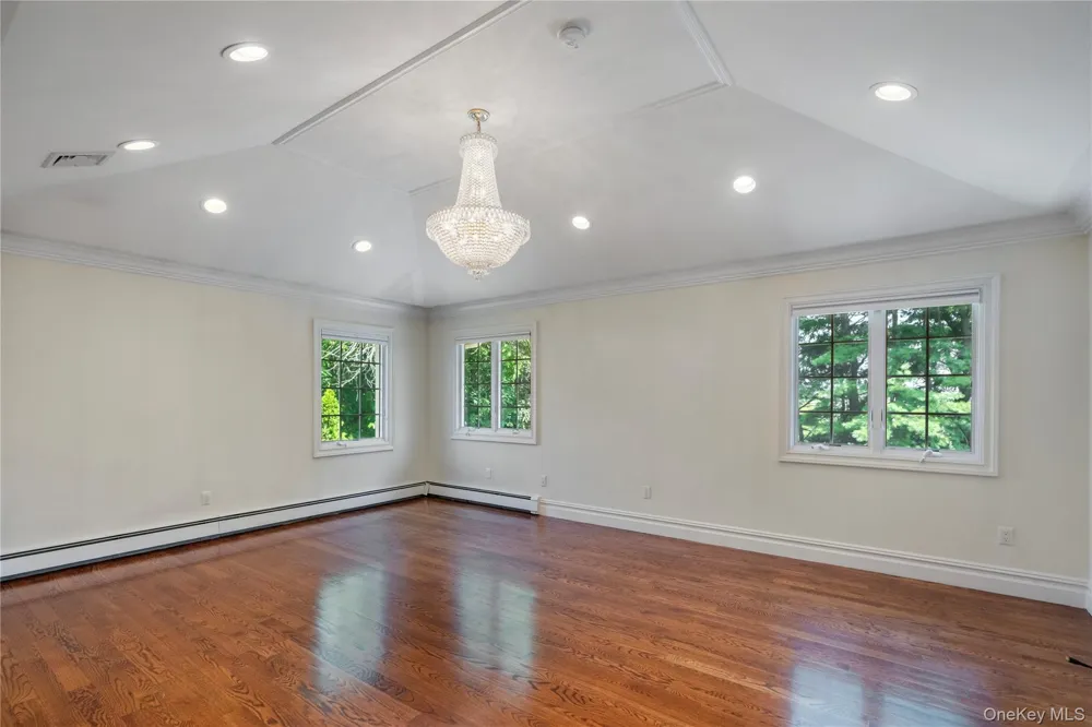 20 Stirrup Lane Muttontown, NY 11791