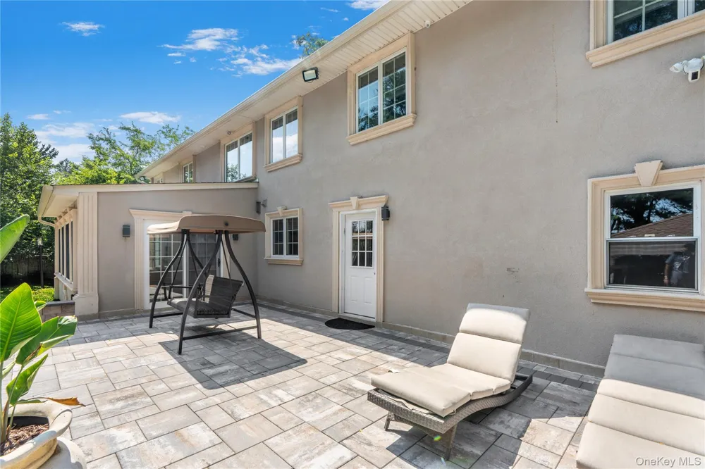 20 Stirrup Lane Muttontown, NY 11791