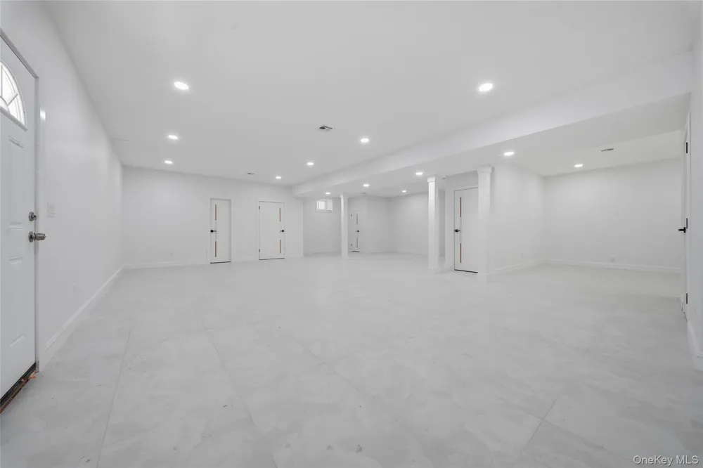 387 Sherbourne Road Valley Stream, NY 11580