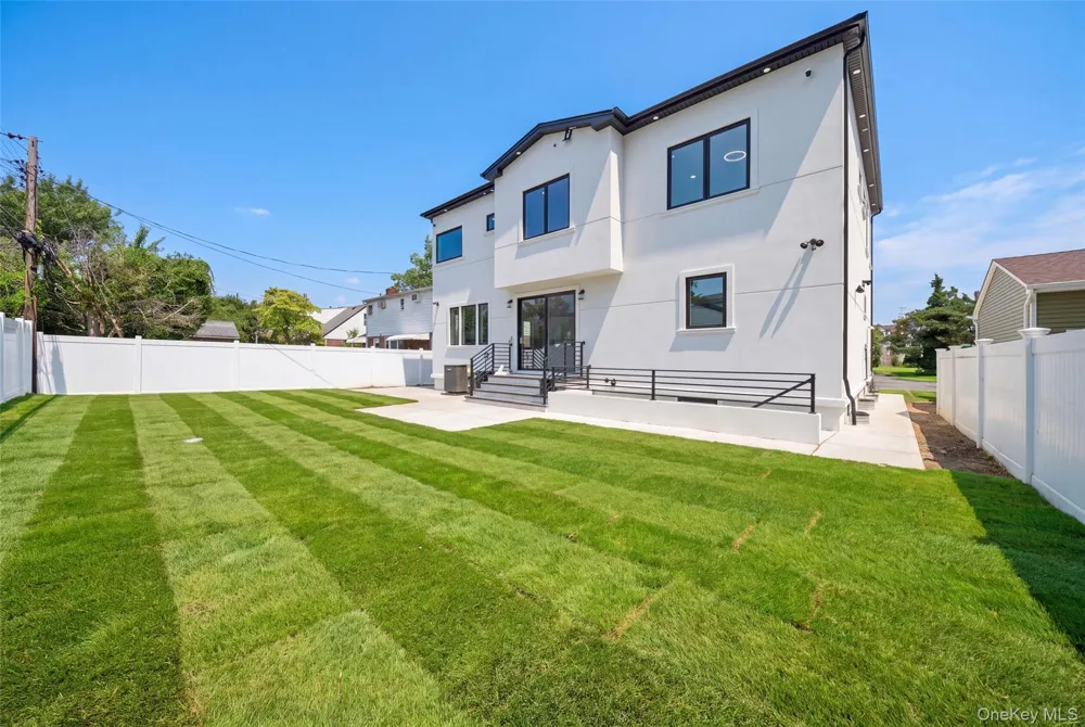 387 Sherbourne Road Valley Stream, NY 11580