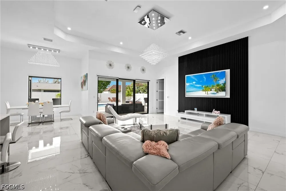 SE 16th Street Cape Coral, FL 33990