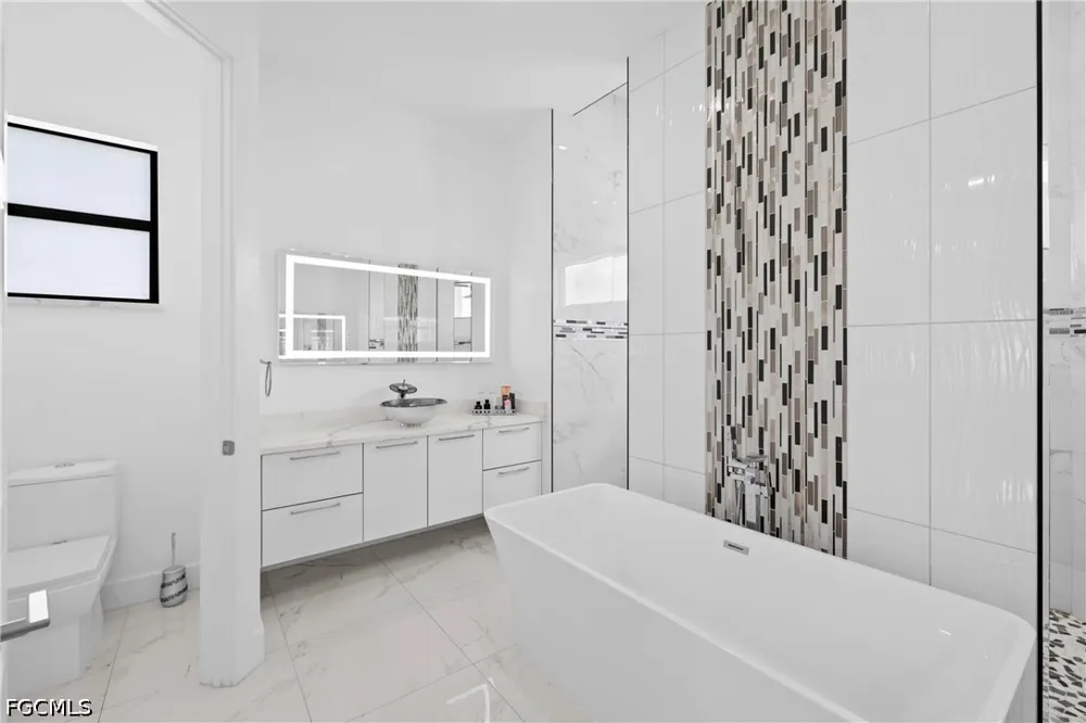 SE 16th Street Cape Coral, FL 33990