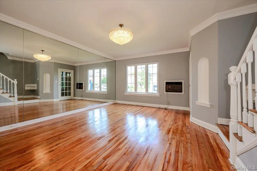 76-18 Utopia Parkway Fresh Meadows, NY 11366