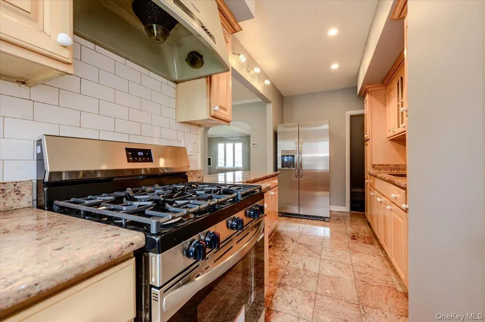 76-18 Utopia Parkway Fresh Meadows, NY 11366