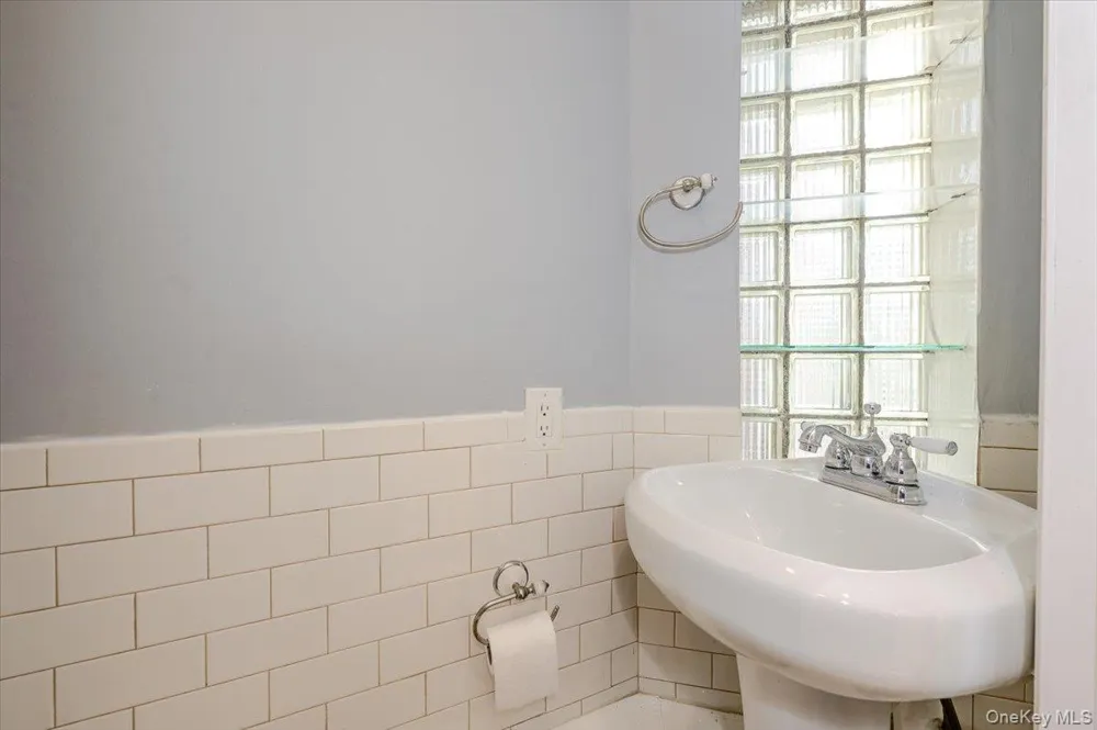 76-18 Utopia Parkway Fresh Meadows, NY 11366