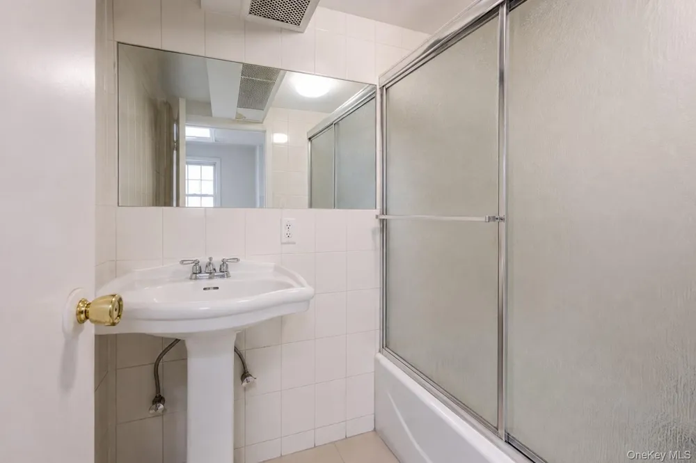 76-18 Utopia Parkway Fresh Meadows, NY 11366