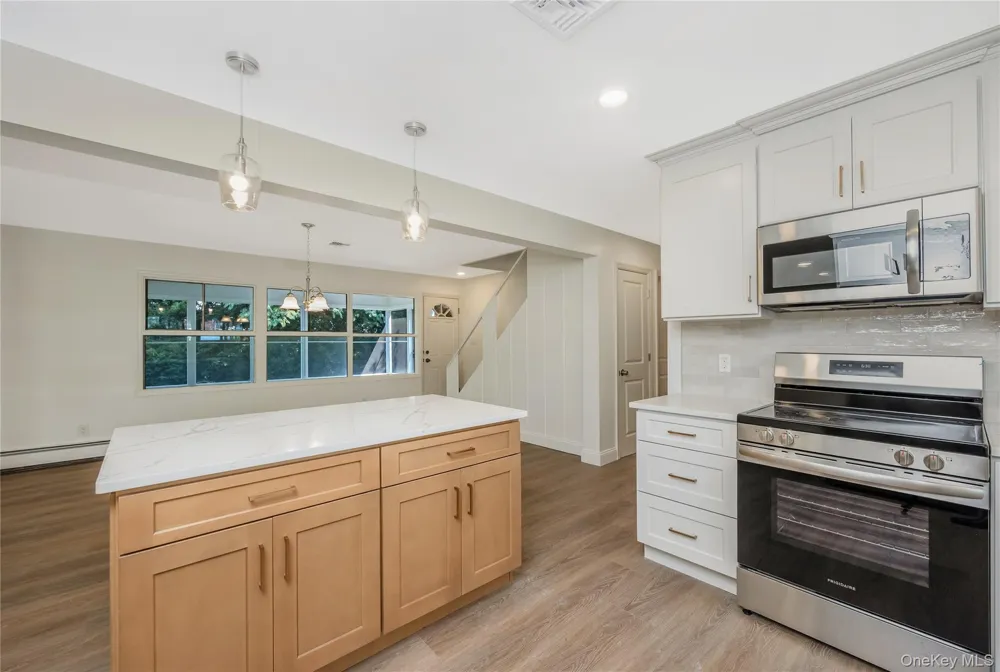 85 Twin Lane Wantagh, NY 11793