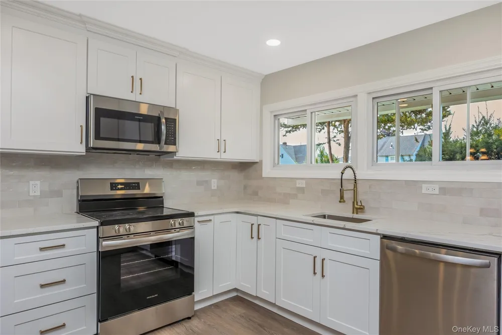 85 Twin Lane Wantagh, NY 11793