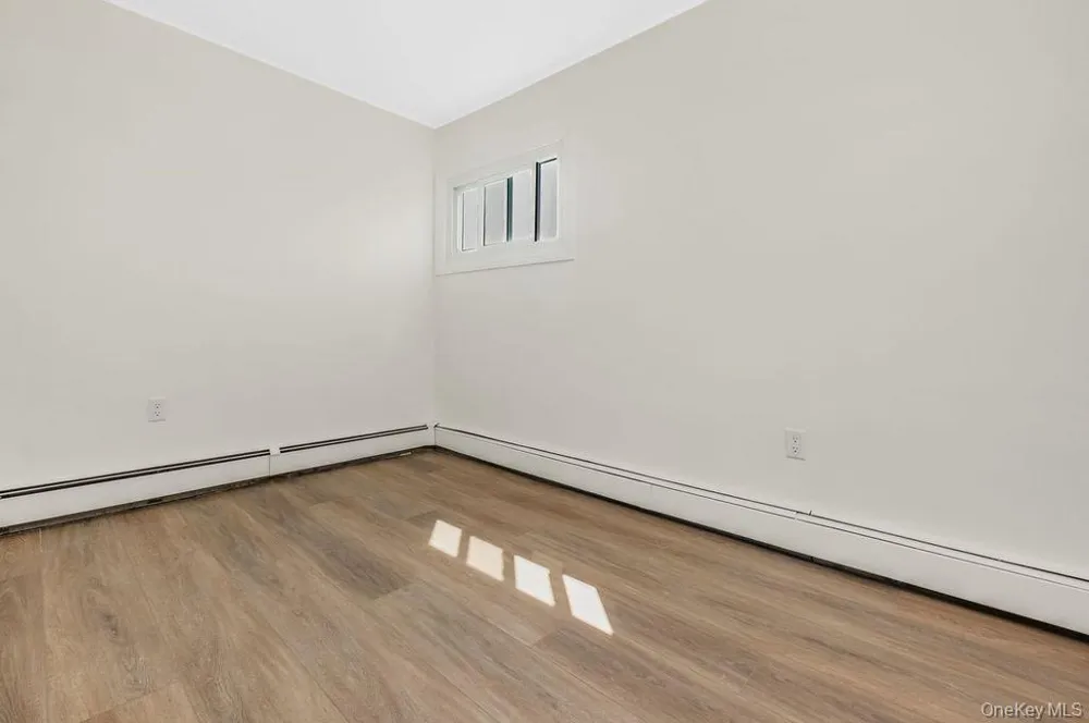 85 Twin Lane Wantagh, NY 11793