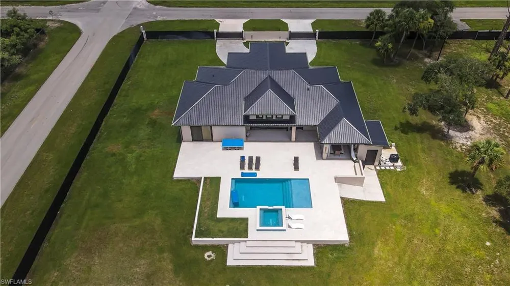 300 Montura Avenue Clewiston, FL 33440