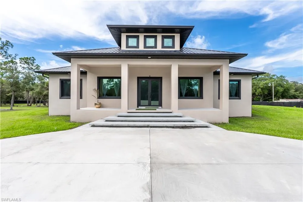 300 Montura Avenue Clewiston, FL 33440
